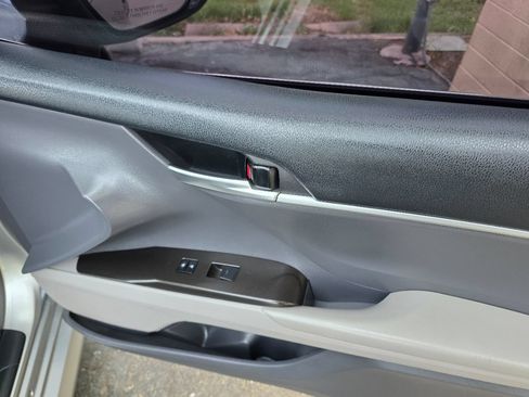 Used 2021 Toyota Camry LE FWD image 31