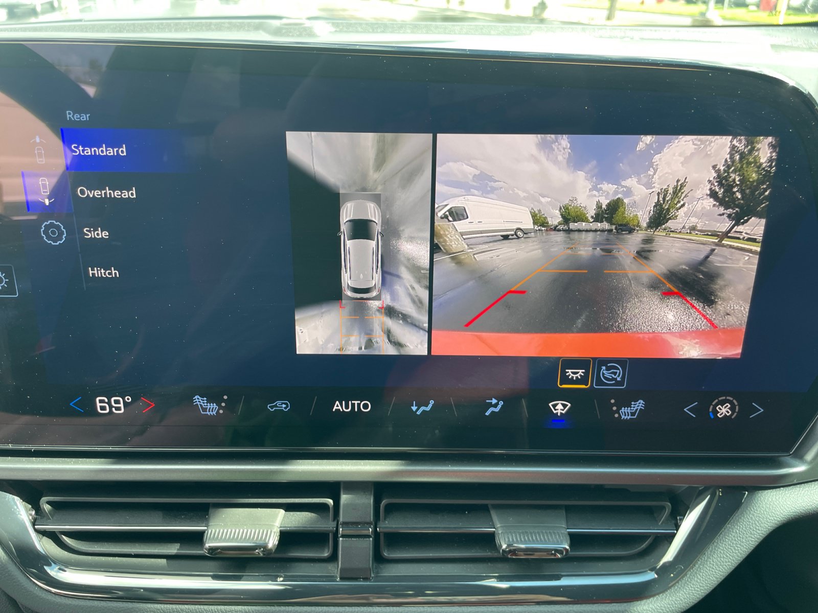 Used 2024 Chevrolet Equinox EV RS w/ Active Safety Package 3 FWD image 13