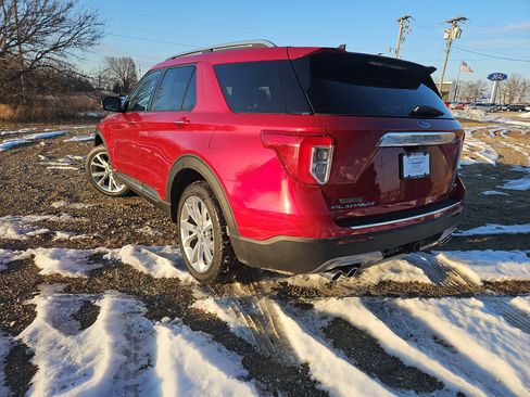 Used 2023 Ford Explorer Platinum w/ Technology Package AWD/4WD image 6