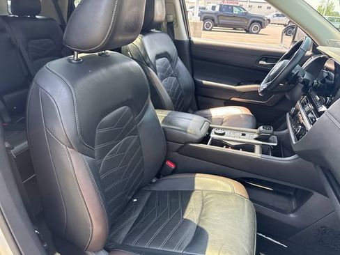 Used 2022 Nissan Pathfinder Platinum w/ Cargo Package AWD/4WD image 13