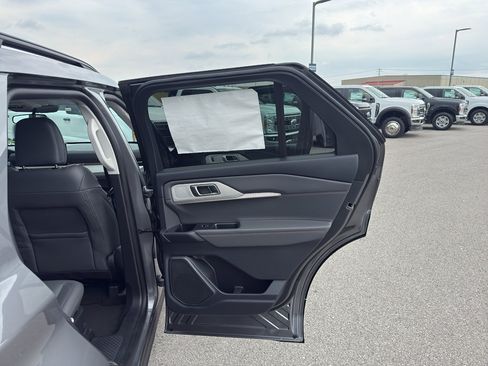 New 2025 Ford Explorer Active w/ Active Comfort Package image 15