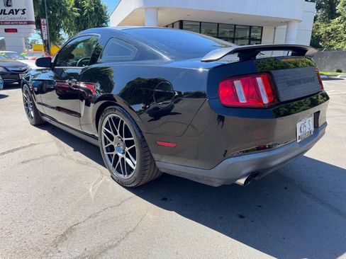Used 2010 Ford Mustang GT Premium RWD image 3