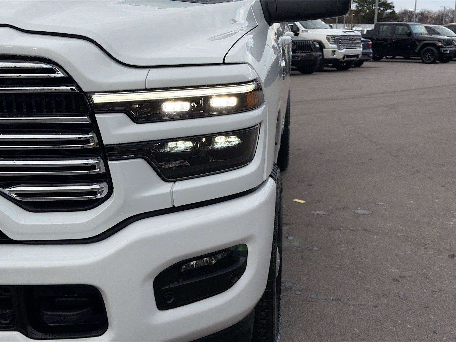 New 2026 RAM 2500 Laramie AWD/4WD image 10
