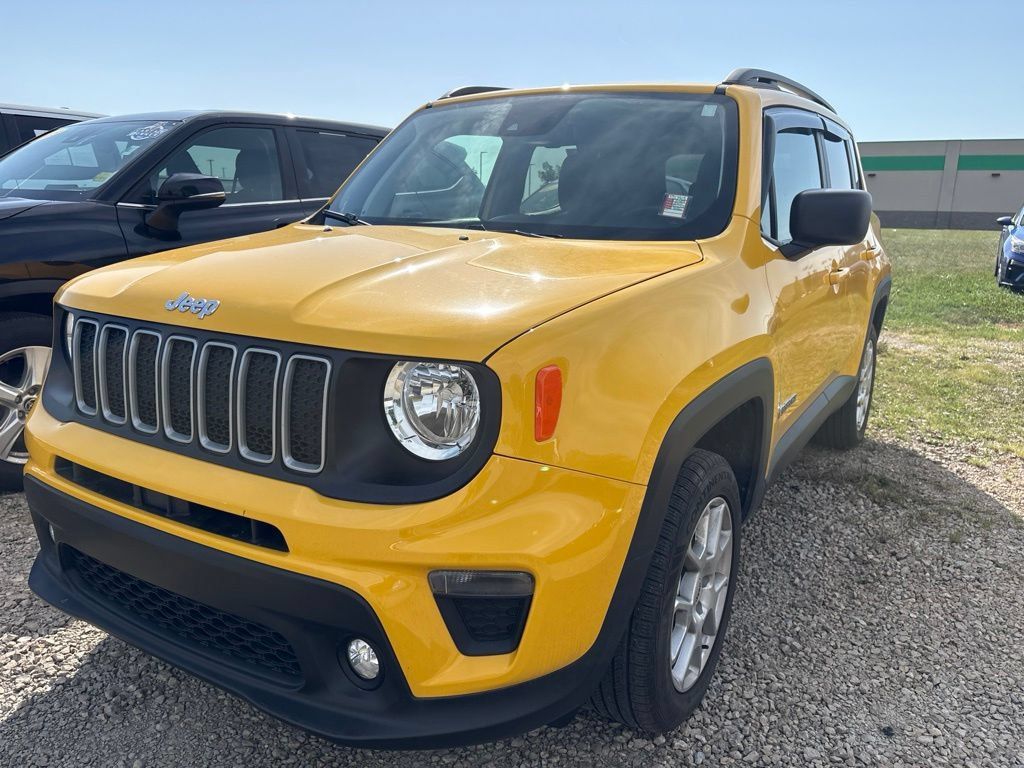 Used 2023 Jeep Renegade Latitude w/ Premium Group AWD/4WD image 5