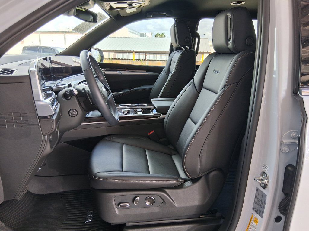 Used 2026 Cadillac Escalade ESV 2WD w/ LPO, Floor Liner Package image 20