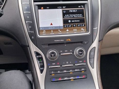 Used 2018 Lincoln MKX Reserve w/ Lincoln MKX Climate Package AWD/4WD image 8