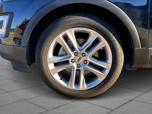 Used 2017 Ford Explorer Limited w/ Equipment Group 301A image 9