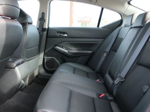 Used 2023 Nissan Altima 2.5 SR image 13