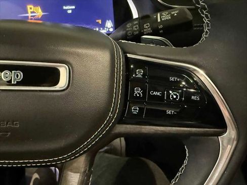 Certified 2023 Jeep Grand Cherokee Overland w/ Luxury Tech Group IV AWD/4WD image 30