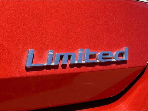 Used 2021 Hyundai Elantra Limited FWD image 10