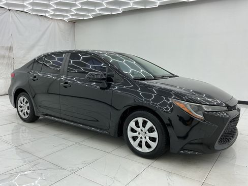 Used 2021 Toyota Corolla LE FWD image 7