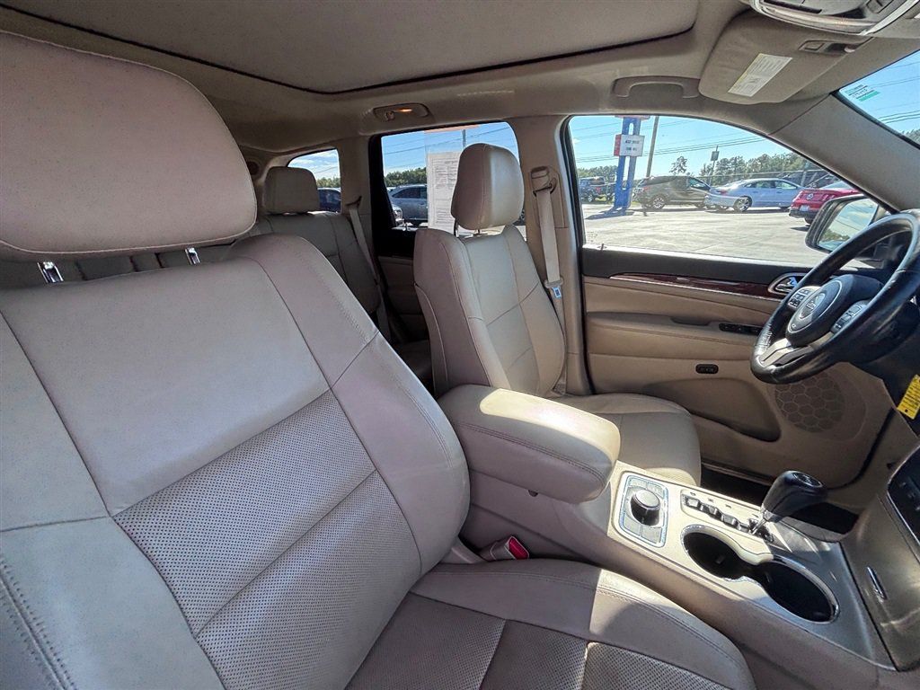 Used 2013 Jeep Grand Cherokee Limited w/ Luxury Group II AWD/4WD image 24