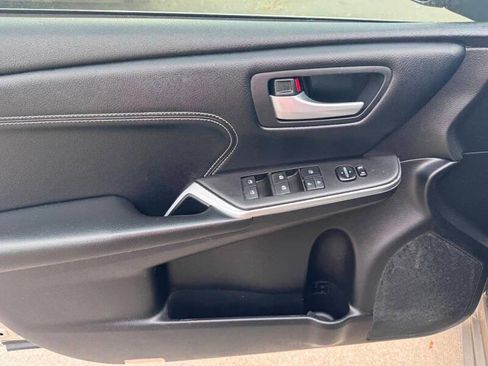 Used 2017 Toyota Camry XLE image 9