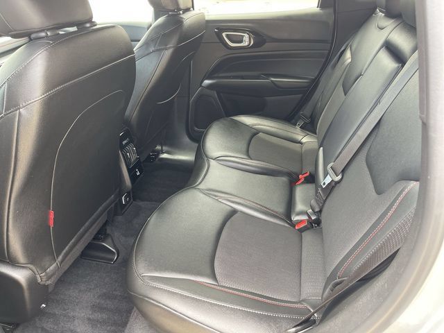 Used 2026 Jeep Compass Trailhawk AWD/4WD image 13