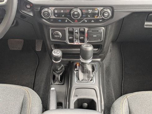 Used 2025 Jeep Wrangler Unlimited Sahara w/ Safety Group image 17