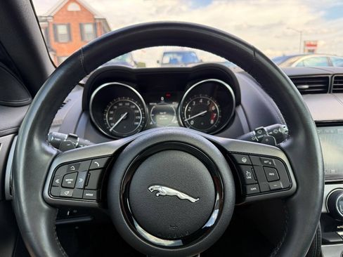 Used 2017 Jaguar F-TYPE Coupe RWD image 26