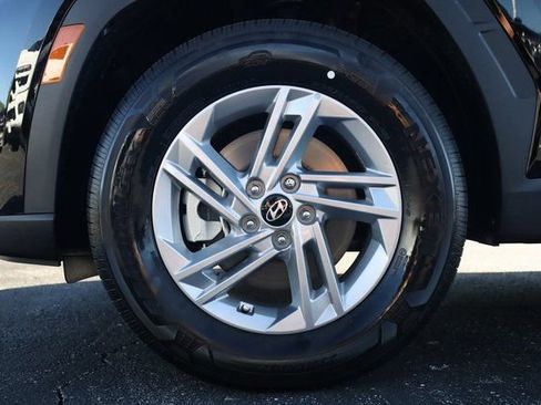 Used 2025 Hyundai Tucson SE image 8