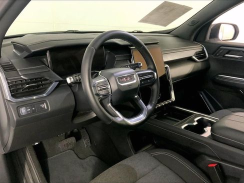 Used 2025 GMC Acadia Elevation FWD image 14