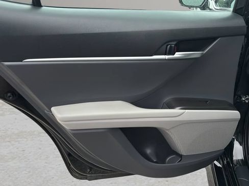 Used 2021 Toyota Camry SE w/ Audio Upgrade Package FWD image 17