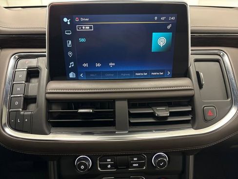 Used 2023 Chevrolet Suburban Z71 w/ Luxury Package image 40