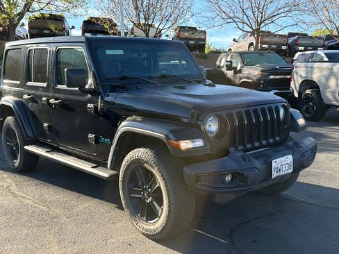 Used 2021 Jeep Wrangler Unlimited Sahara image 3