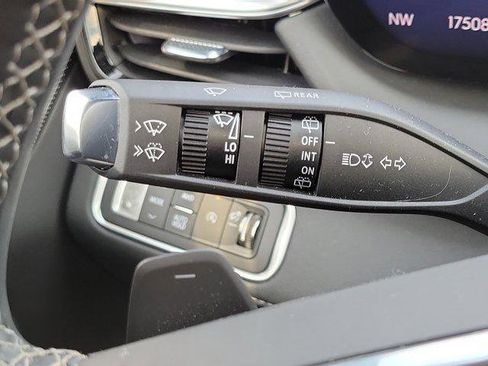 Used 2025 Buick Enclave Avenir w/ Super Cruise Package image 29