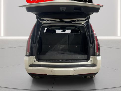 Used 2015 Cadillac Escalade Premium image 21