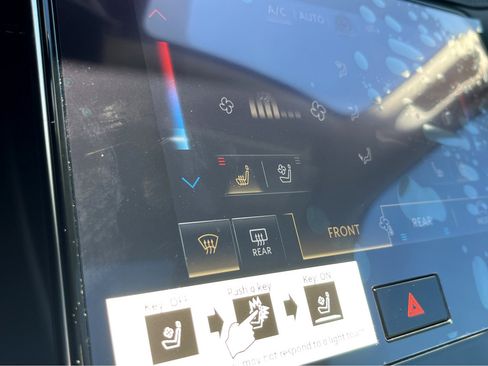 New 2025 INFINITI QX80 Luxe image 8