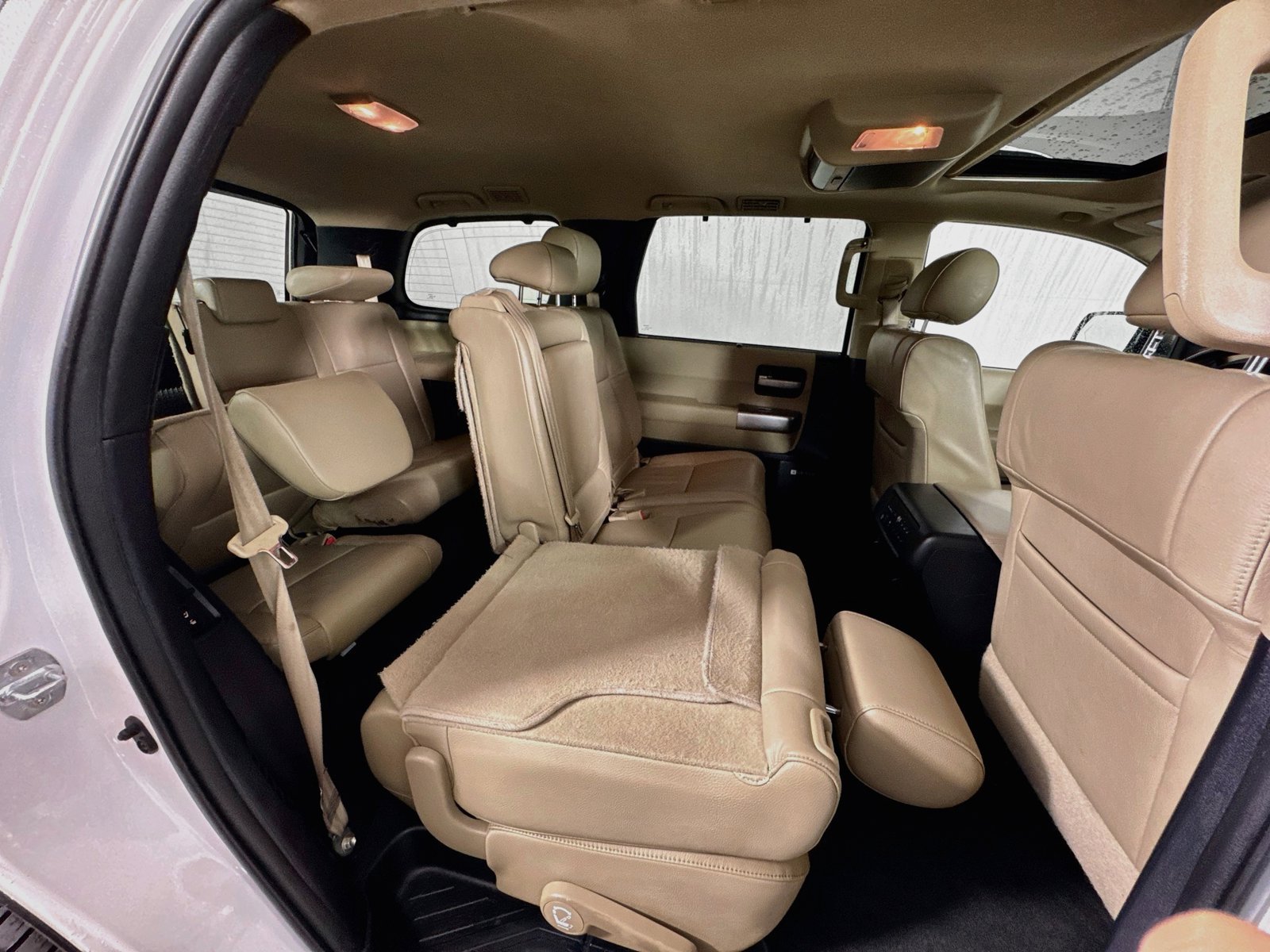 Used 2020 Toyota Sequoia Limited w/ Safety & Convenience Package AWD/4WD image 30