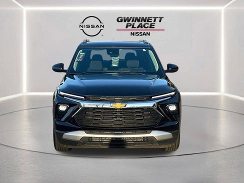 Used 2024 Chevrolet TrailBlazer LT image 2