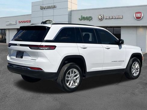 Used 2025 Jeep Grand Cherokee Laredo X w/ Luxury Tech Group I RWD image 7