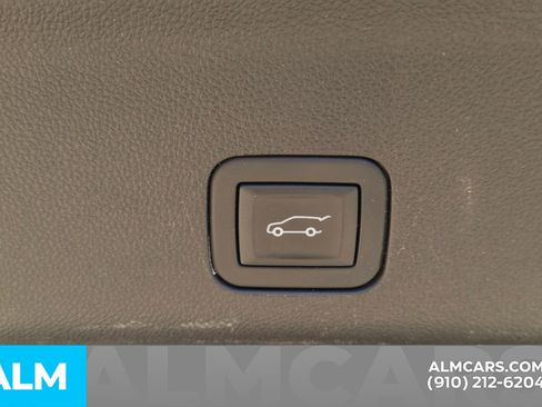 Used 2025 Chevrolet Tahoe LT AWD/4WD image 10