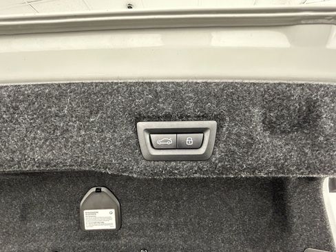 Used 2025 BMW i5 M60 w/ Premium Package image 38