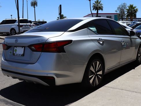 Used 2021 Nissan Altima 2.5 SV FWD image 13