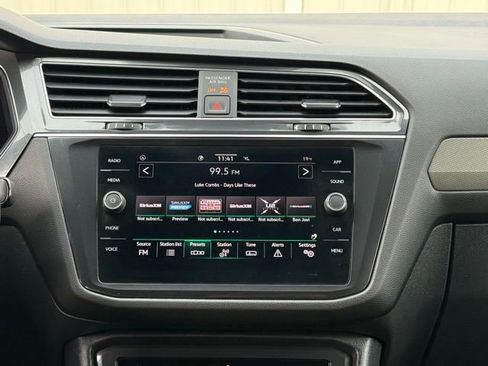 Used 2022 Volkswagen Tiguan SE R-Line image 27