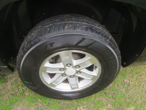 Used 2011 GMC Yukon XL SLT image 27