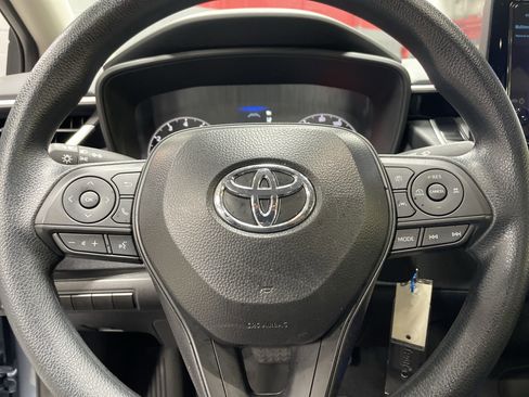 Certified 2025 Toyota Corolla LE image 18