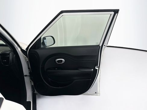 Used 2019 Kia Soul + FWD image 31