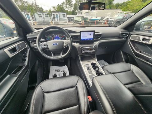 Used 2020 Ford Explorer XLT w/ Equipment Group 202A image 11