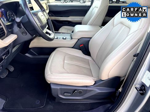 Used 2024 Ford Expedition Limited image 12