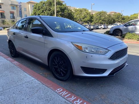 Used 2015 Ford Focus S FWD image 2