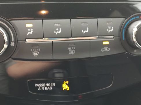 Used 2020 Nissan Rogue S w/ Special Edition Package FWD image 16