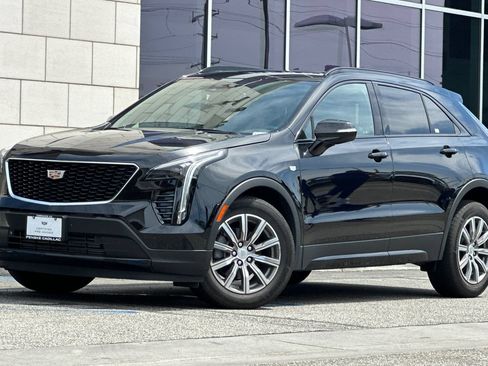 Used 2023 Cadillac XT4 Sport w/ Cold Weather Package FWD image 8