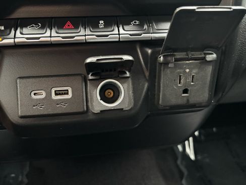 Used 2021 Chevrolet Silverado 2500 W/T w/ WT Fleet Convenience Package AWD/4WD image 33
