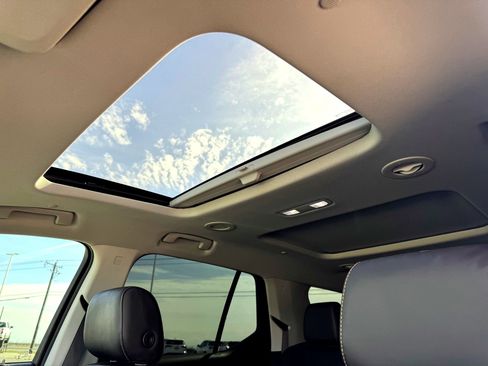 Used 2021 Chevrolet Traverse Premier w/ Redline Edition image 14