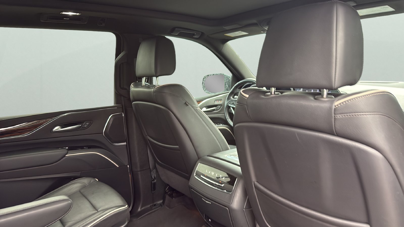 Used 2024 Cadillac Escalade ESV Premium Luxury w/ Performance Package AWD/4WD image 20