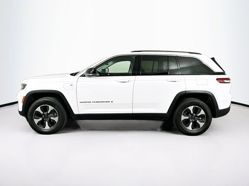 Used 2023 Jeep Grand Cherokee 4WD 4xe w/ Luxury Tech Group II image 4