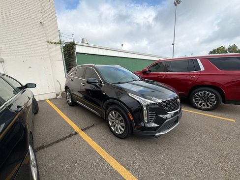 Used 2020 Cadillac XT4 Premium Luxury w/ Cold Weather Package AWD/4WD image 5