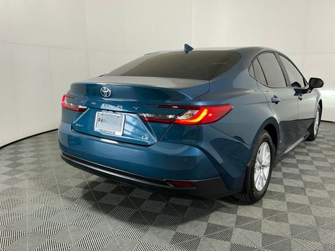 Used 2025 Toyota Camry LE FWD image 5