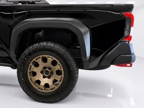 Used 2025 Toyota Tacoma 4x4 Double Cab Hybrid image 10